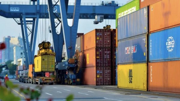 中汽协：1-2月中国出口到“一带一路”沿线国家的汽车商品累计金额同比增长44.7%