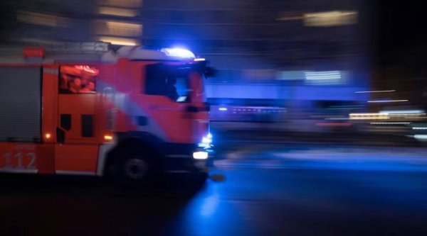 德国柏林一住宅楼起火 致17人受伤
