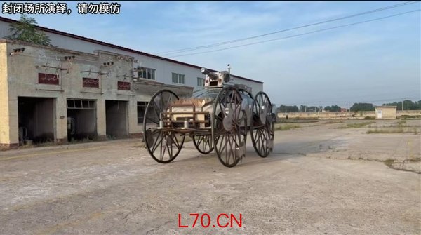 手工耿又整新活！将理想i6改装成末日机甲 100多英寸轮毂引人注目