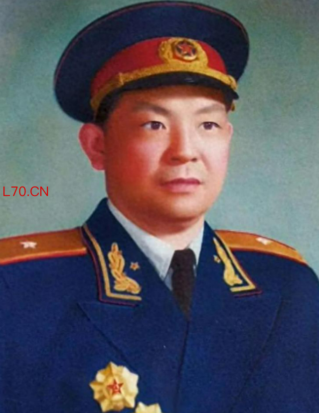 55年四野王牌副军长授少将，8将联名为他争军衔，罗帅：是我疏忽