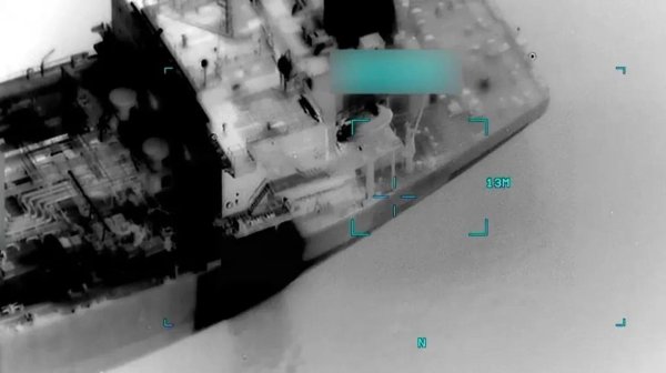 美军袭击油轮致3印度船员死亡，伊朗：海盗行径